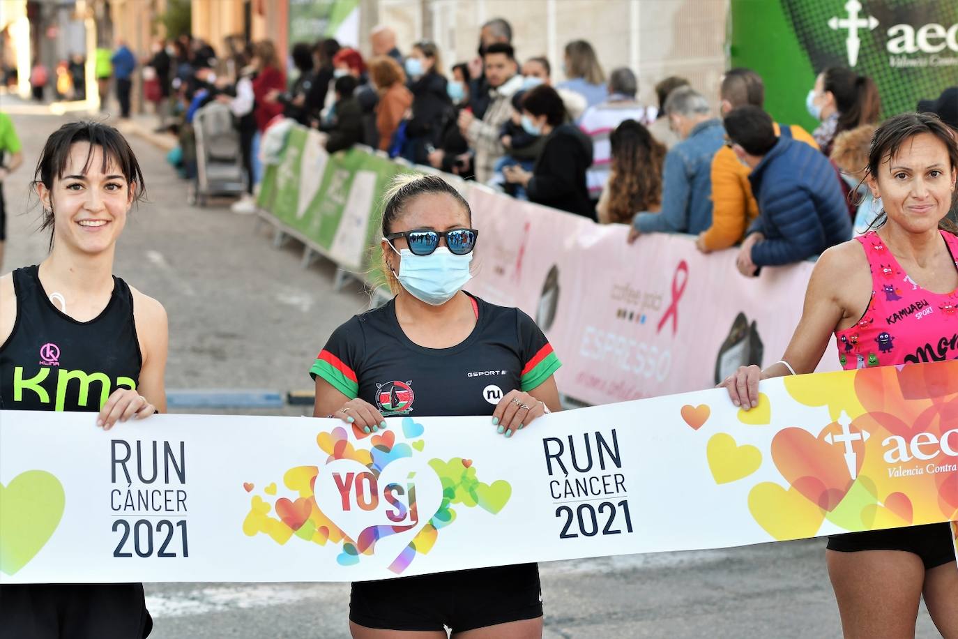 El circuito RunCáncer 2021 ha llegado a Picassent con una prueba que incluye una carrera y una marcha no competitiva de 8 km. 