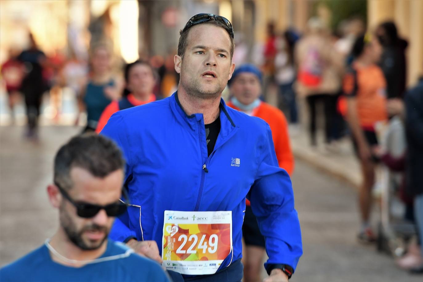 El circuito RunCáncer 2021 ha llegado a Picassent con una prueba que incluye una carrera y una marcha no competitiva de 8 km. 