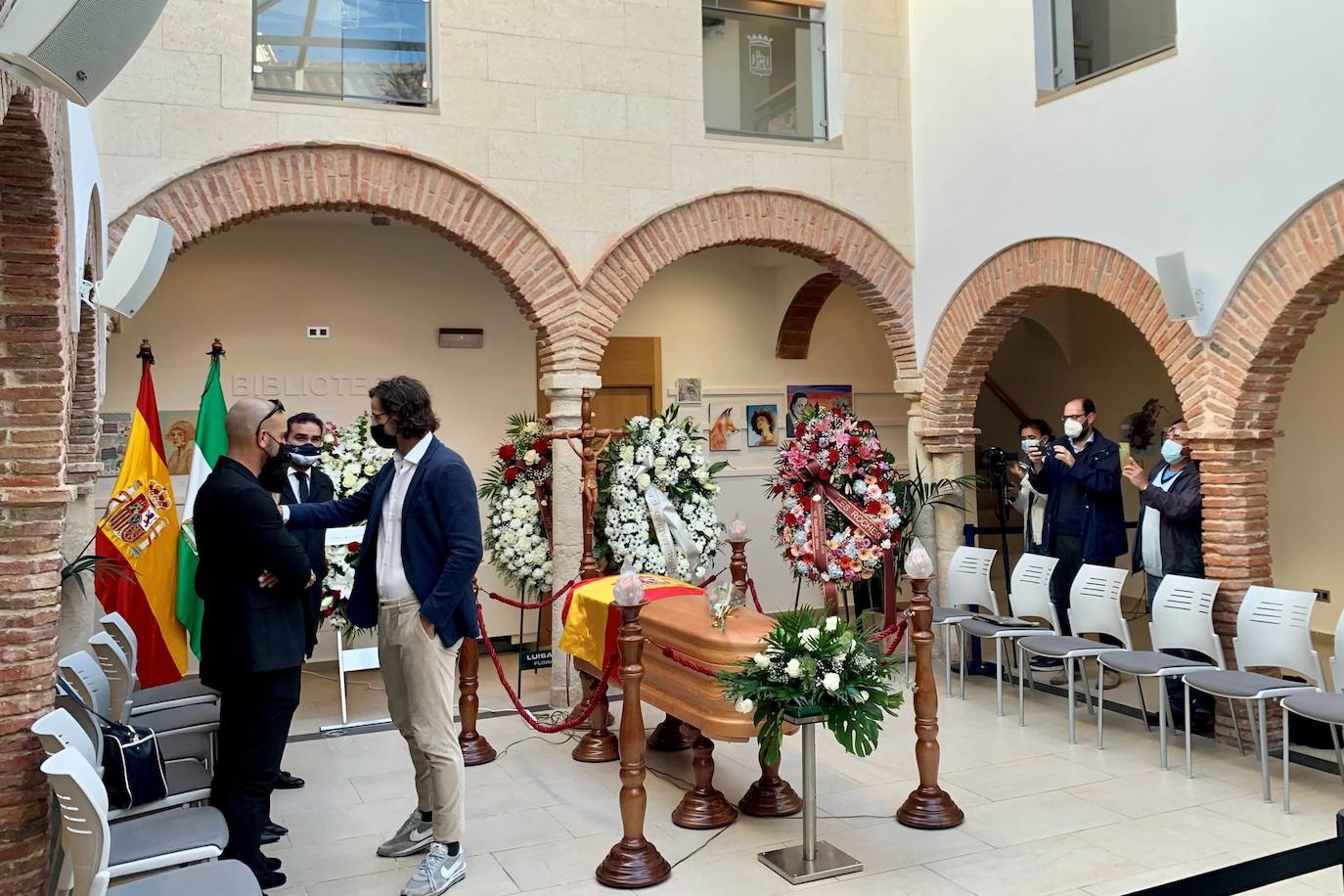 Fotos: Capilla ardiente de Manolo Santana | Compañeros y amigos despiden a la leyenda del deporte