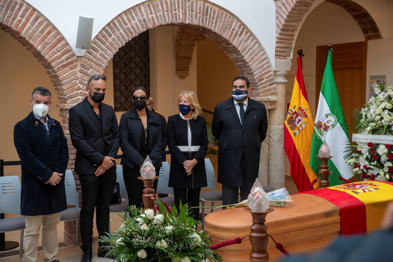 Fotos: Capilla ardiente de Manolo Santana | Compañeros y amigos despiden a la leyenda del deporte