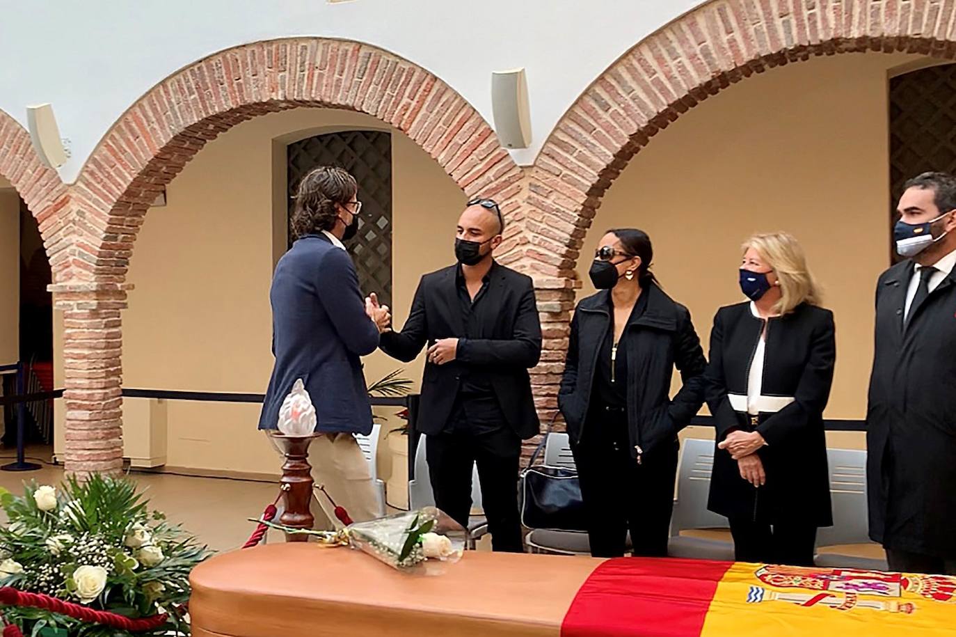 Fotos: Capilla ardiente de Manolo Santana | Compañeros y amigos despiden a la leyenda del deporte