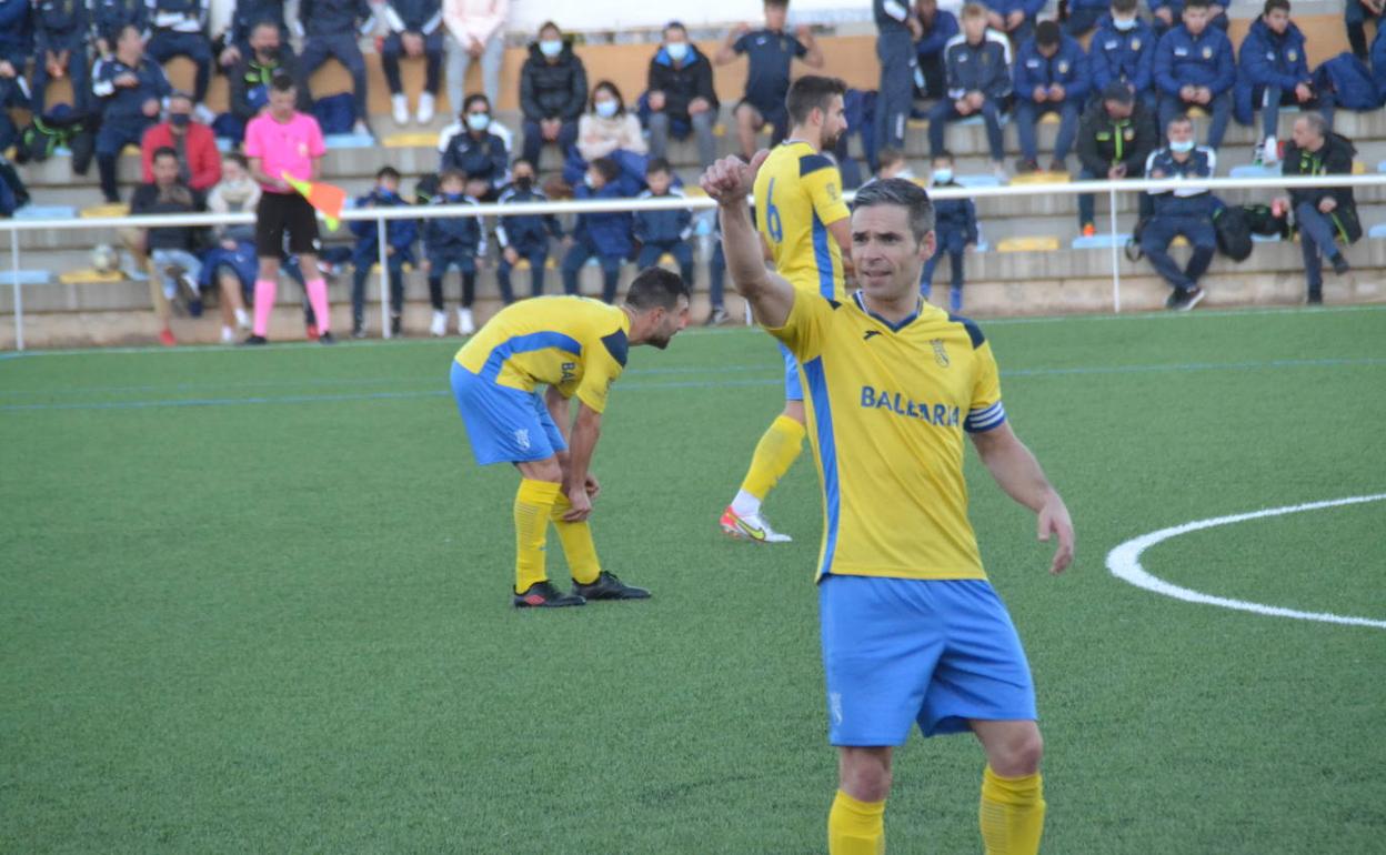 Carlos Ribes celebrando su gol. 