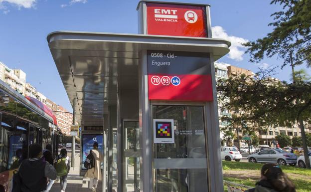 La EMT de Valencia adaptará 750 paradas cuatro años después del plazo de la ley de accesibilidad