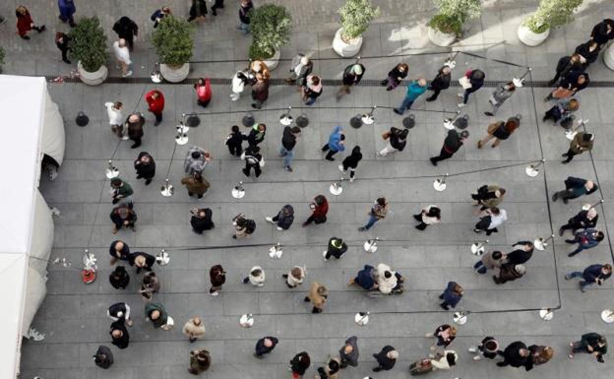 Cientos de personas se han vacunado este martes en el punto de vacunación móvil contra el Covid-19.