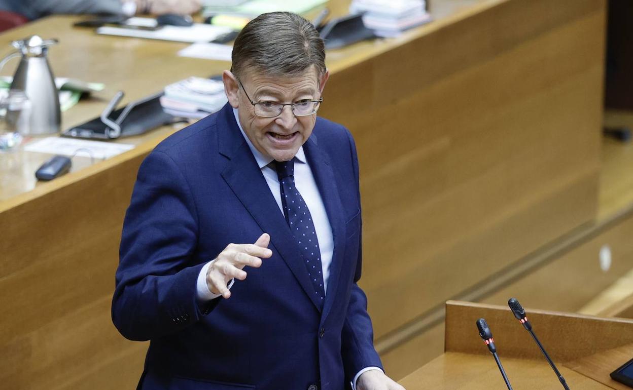 Puig durante una intervención en Les Corts. 