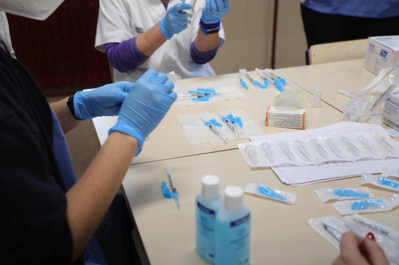 Inicio de la campaña de vacunación infantil contra el covid en menores de 12 años en los colegios de la Comunitat Valenciana. 