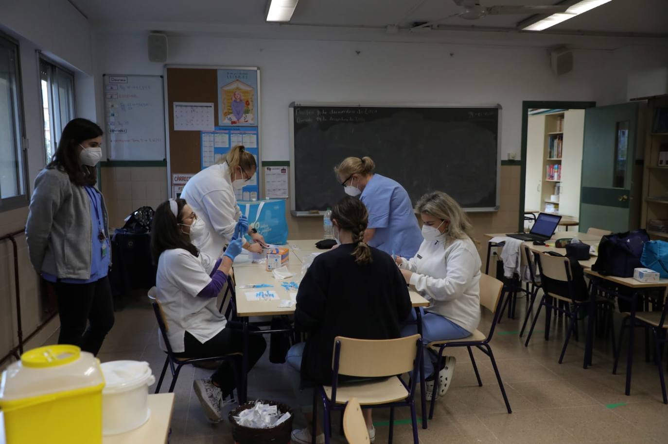 Inicio de la campaña de vacunación infantil contra el covid en menores de 12 años en los colegios de la Comunitat Valenciana. 