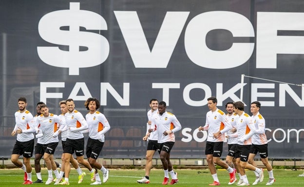 El Valencia comienza a preparar un derbi plagado de bajas 