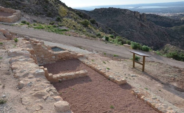 Peña Negra, en la sierra de Crevillent. 