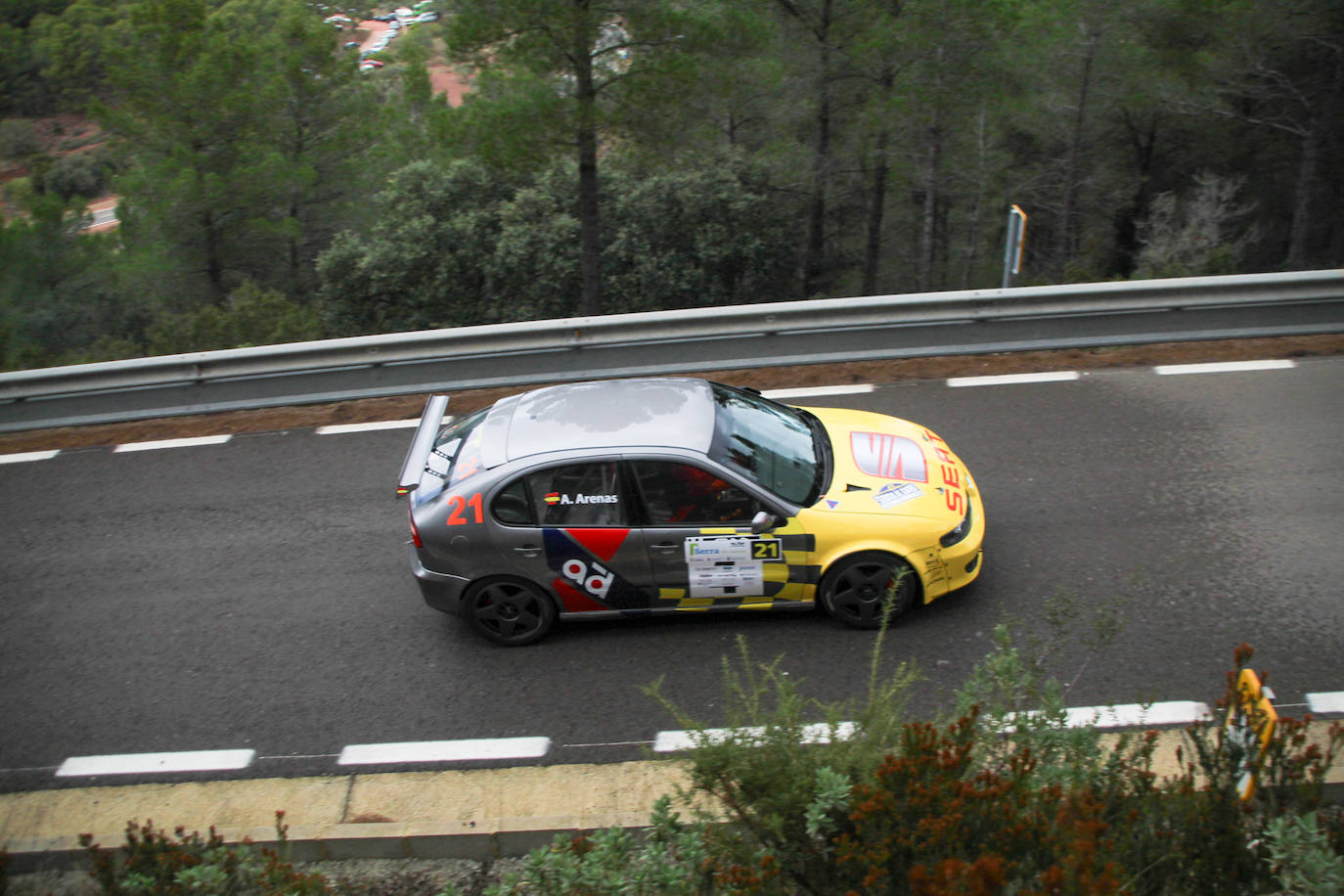 Fotos: Espectacular subida al Garbí con 60 coches por la Calderona