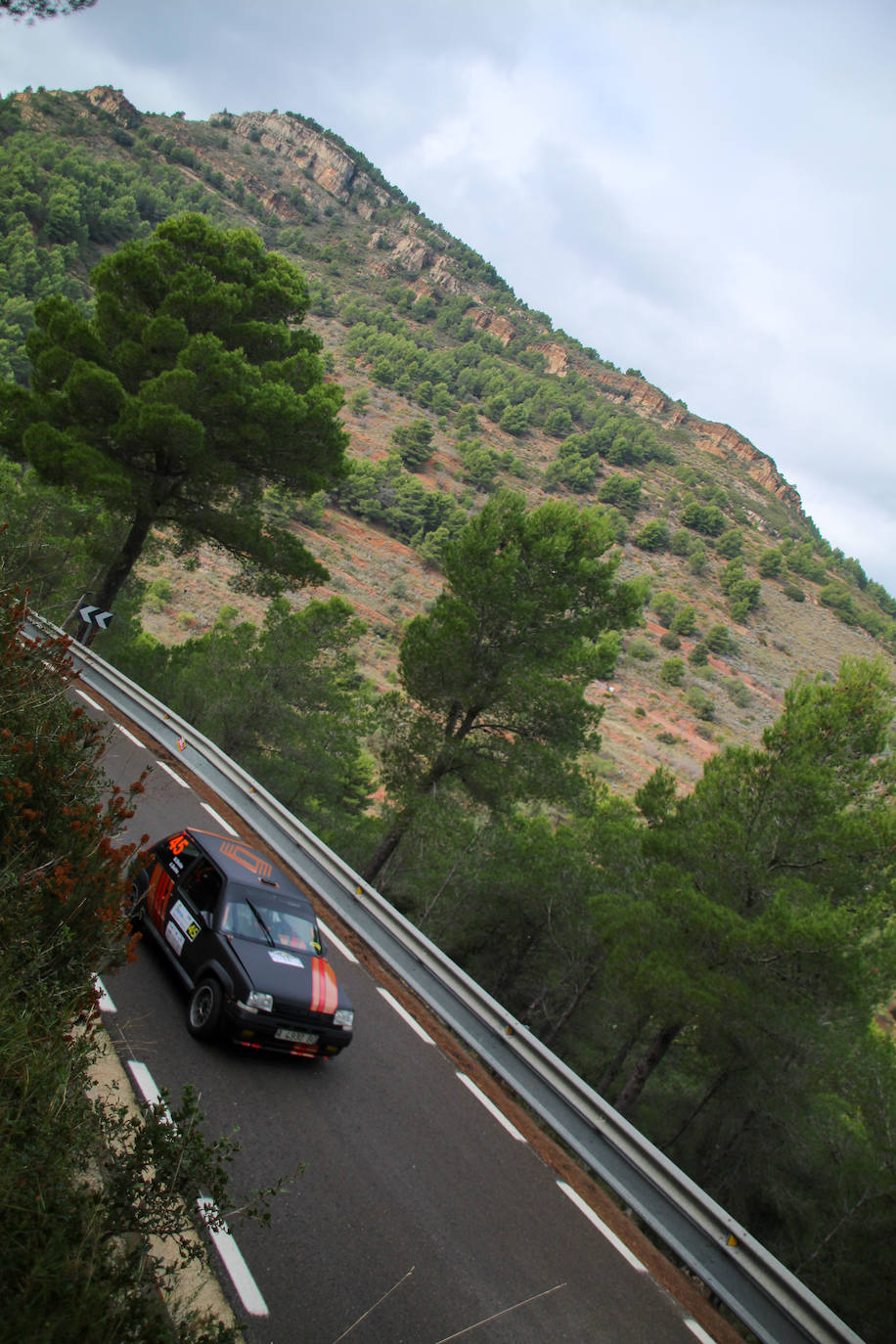 Fotos: Espectacular subida al Garbí con 60 coches por la Calderona