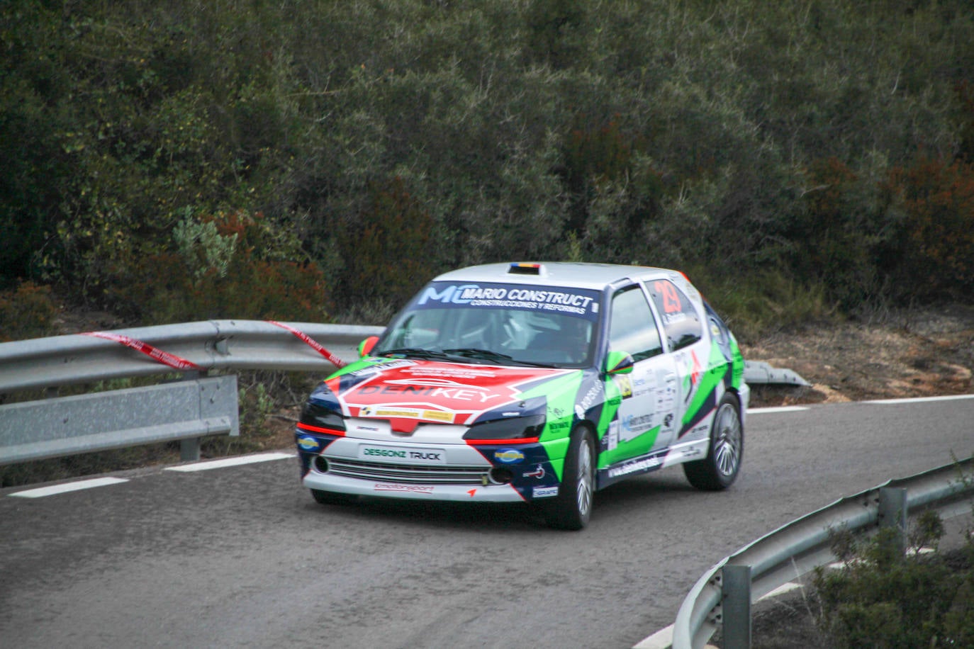 Fotos: Espectacular subida al Garbí con 60 coches por la Calderona