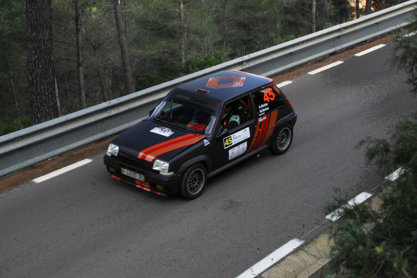 Fotos: Espectacular subida al Garbí con 60 coches por la Calderona