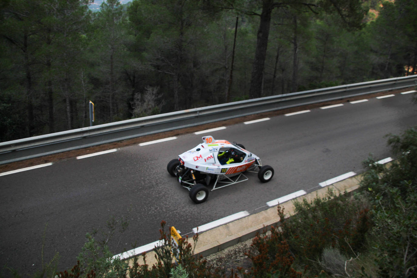 Fotos: Espectacular subida al Garbí con 60 coches por la Calderona