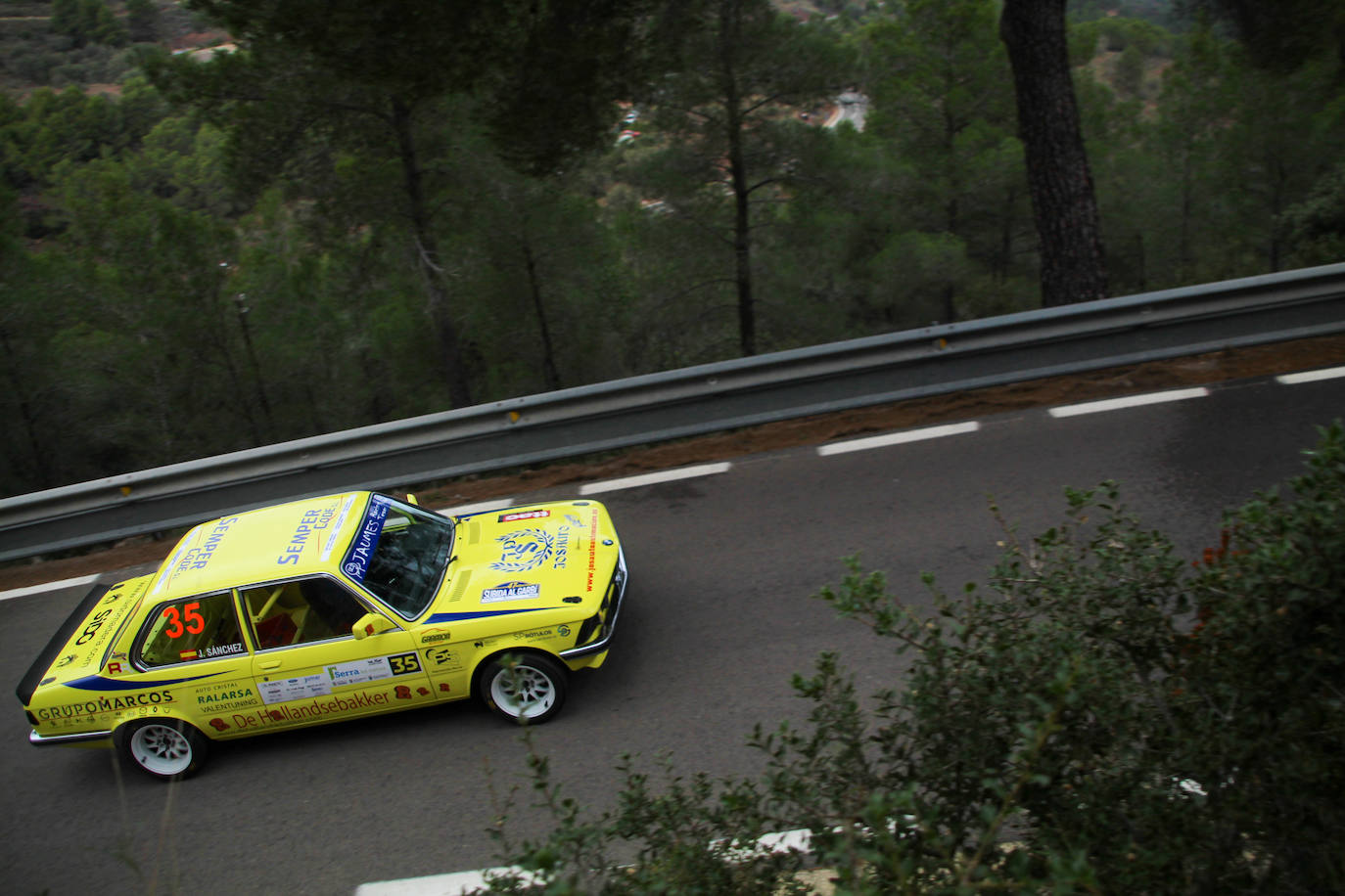 Fotos: Espectacular subida al Garbí con 60 coches por la Calderona