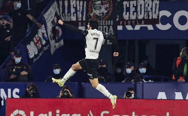 Gonçalo Guedes celebra su último gol antes de las vacaciones de Navidad. 