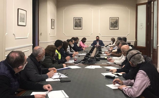 Participantes en la reunión del bando de Fallas. 