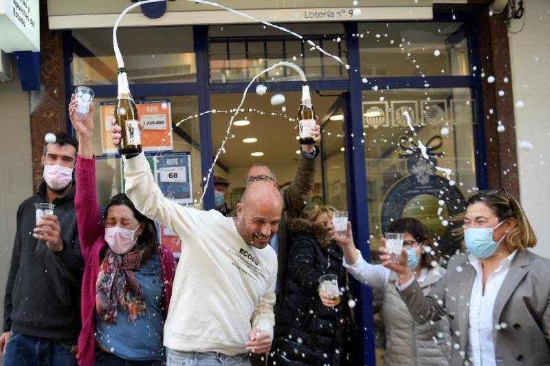 Fotos: Las fotos más curiosas que deja el sorteo de la Lotería de Navidad 2021