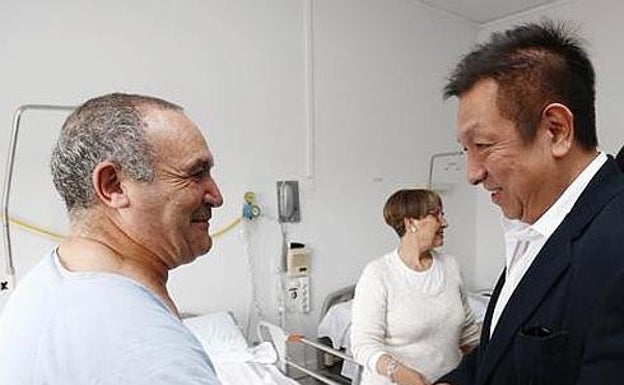 Peter Lim, durante su visita a Serreta en 2015. 