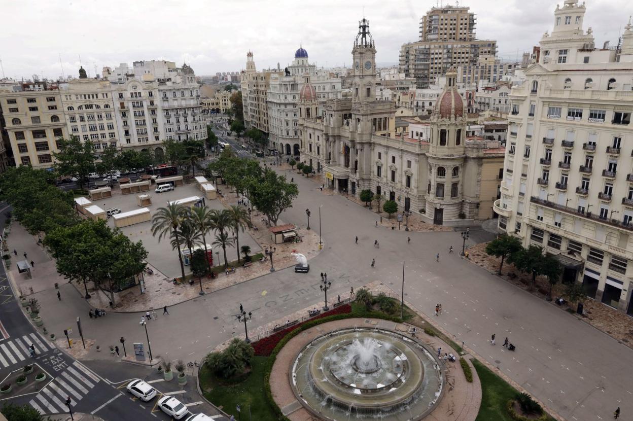 Zona de la plaza donde se celebra el cotillón, antes del verano. irene marsilla
