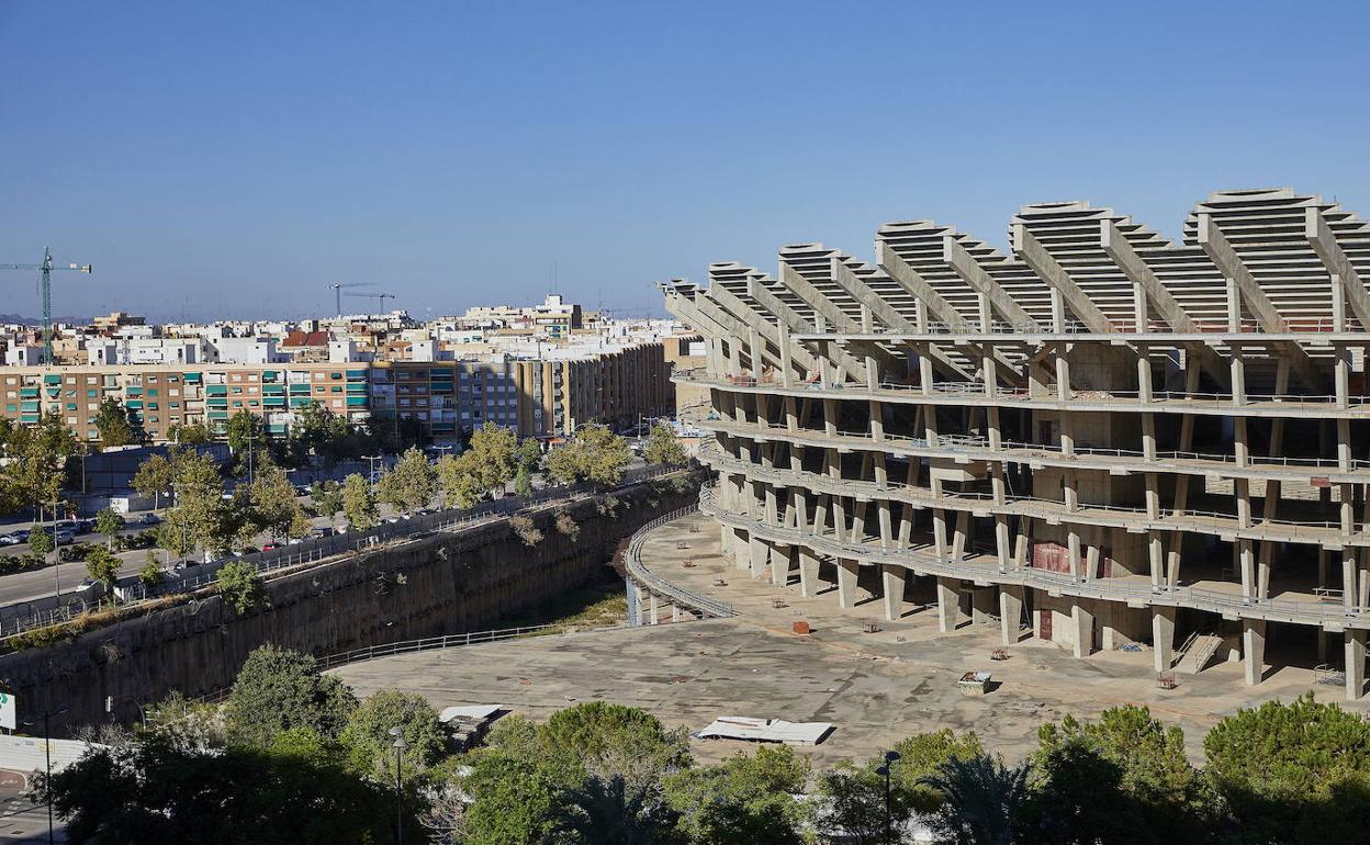 Valencia CF | Murthy plantea un hotel y una torre de oficinas para financiar el nuevo Mestalla