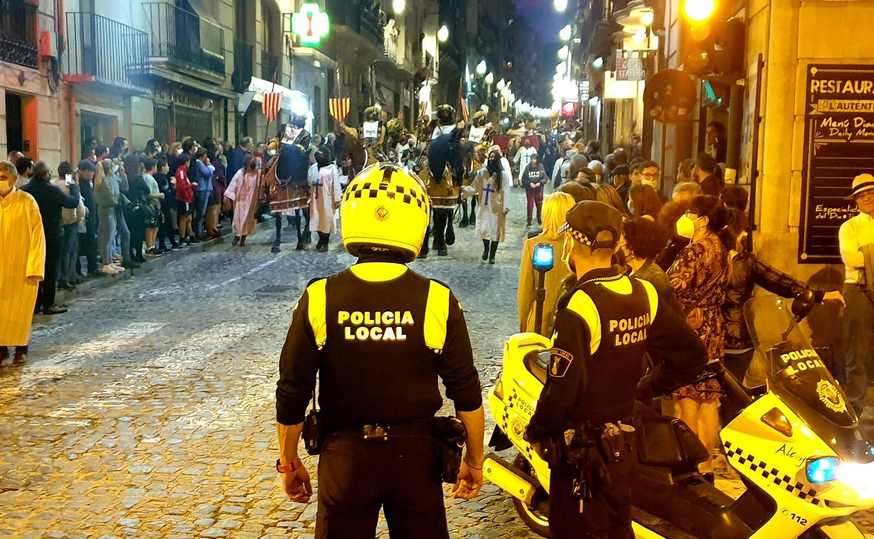 Miembros de la Policía Local en un acto celebrado este año en el Centro de Alcoi. 