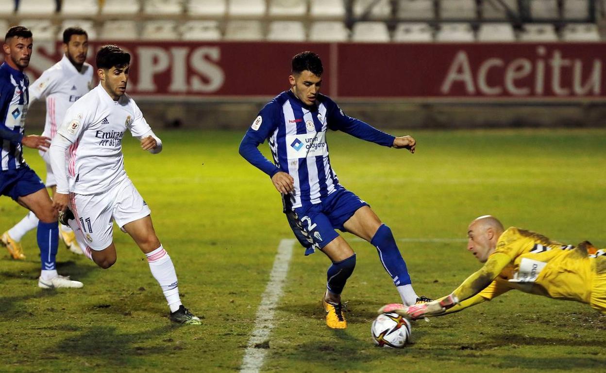 El portero del Alcoyano, José Juan, durante el partido del año pasado ante el Madrid. 