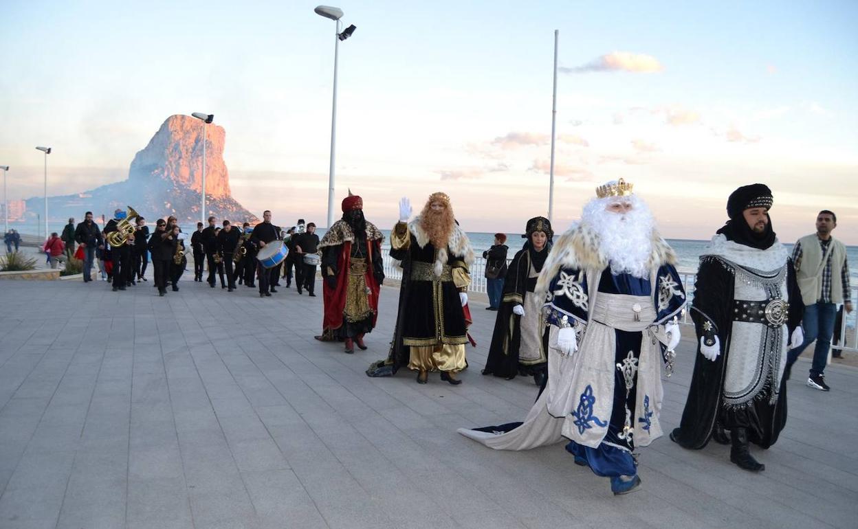 Imagen de archivo de la llegada de los Reyes Magos a Calp. 