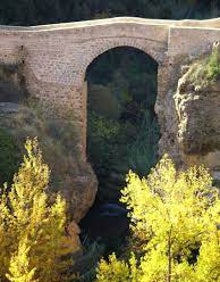 Imagen secundaria 2 - GR7: La ruta que arranca en el ombligo del mundo a su paso entre Benagéber y Chelva