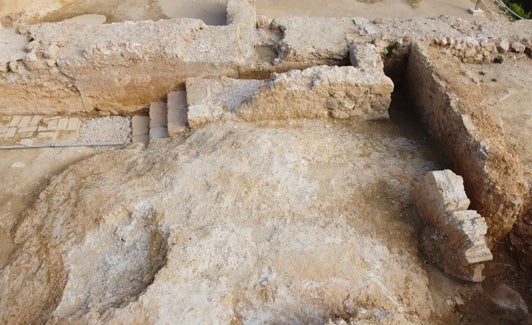 Detalle de los ladrillos y los materiales empleados en la obra en época musulmana. 