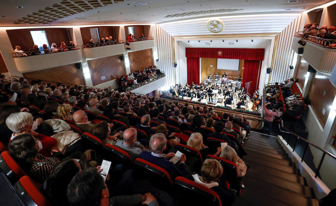 Público en el gran concierto de Año Nuevo que se celebró en el Ateneo Mercantil.