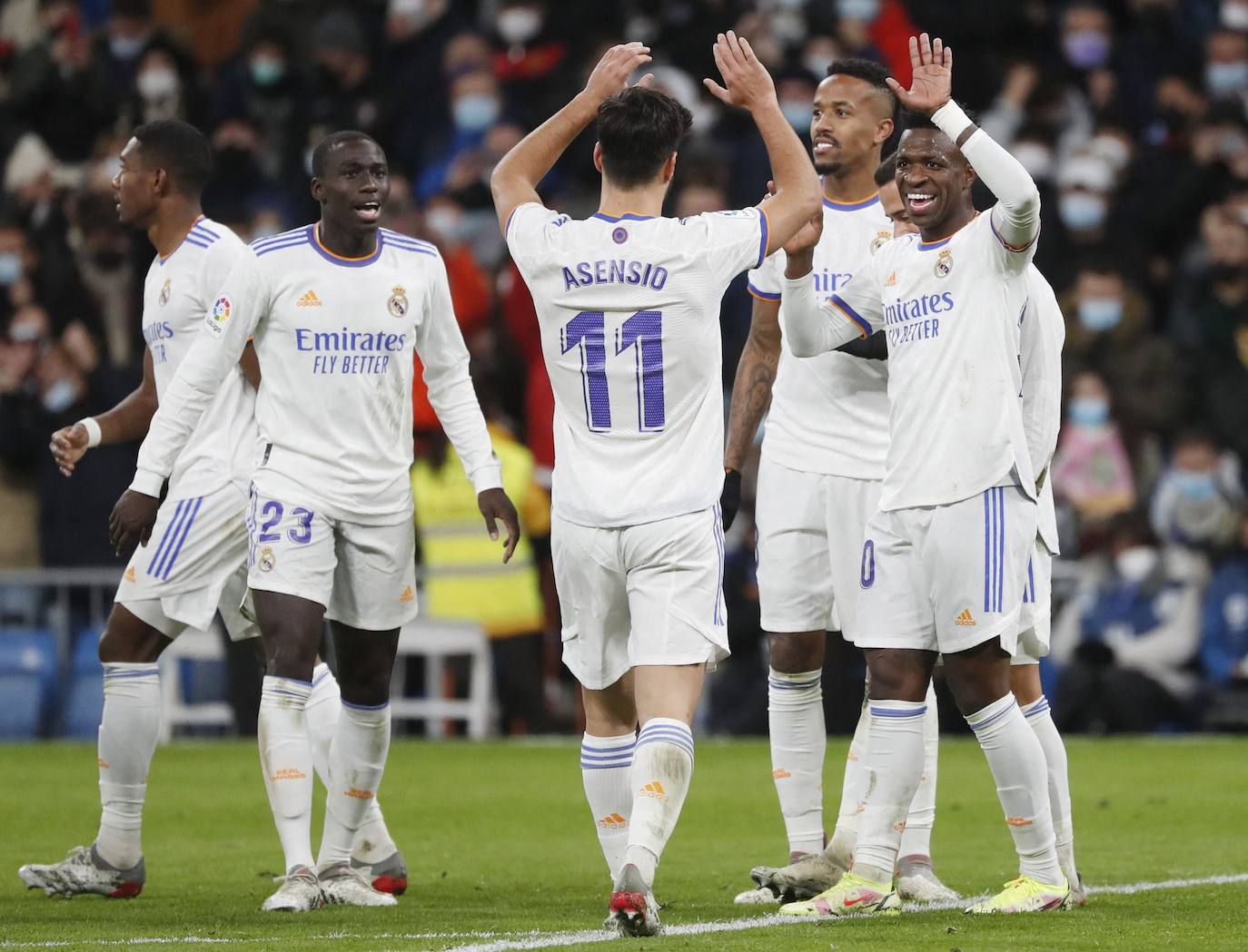 Fotos: Todas las fotos del partido Real Madrid - Valencia CF en el Bernabéu