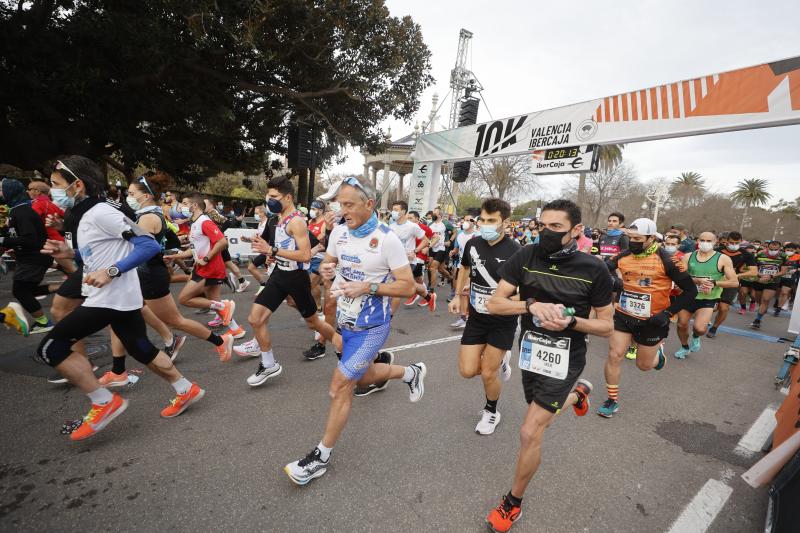 Fotos: Búscate en la salida de la carrera 10K Ibercaja de Valencia