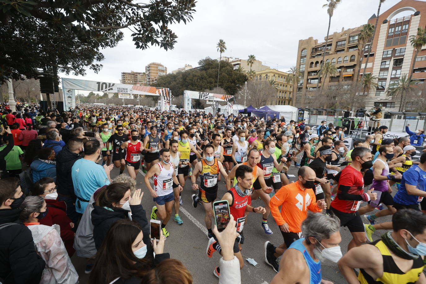 Fotos: Búscate en la salida de la carrera 10K Ibercaja de Valencia