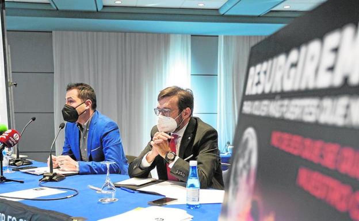 José Pérez (izquierda) y Dionisio Canales, este lunes en la rueda de prensa.