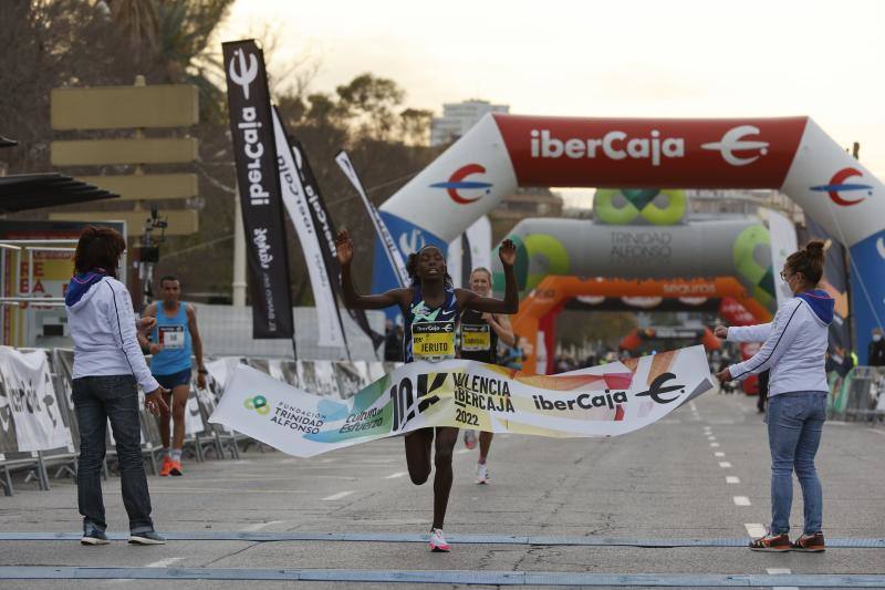 Fotos: Todas las fotos de la carrera 10K Ibercaja de Valencia 2022