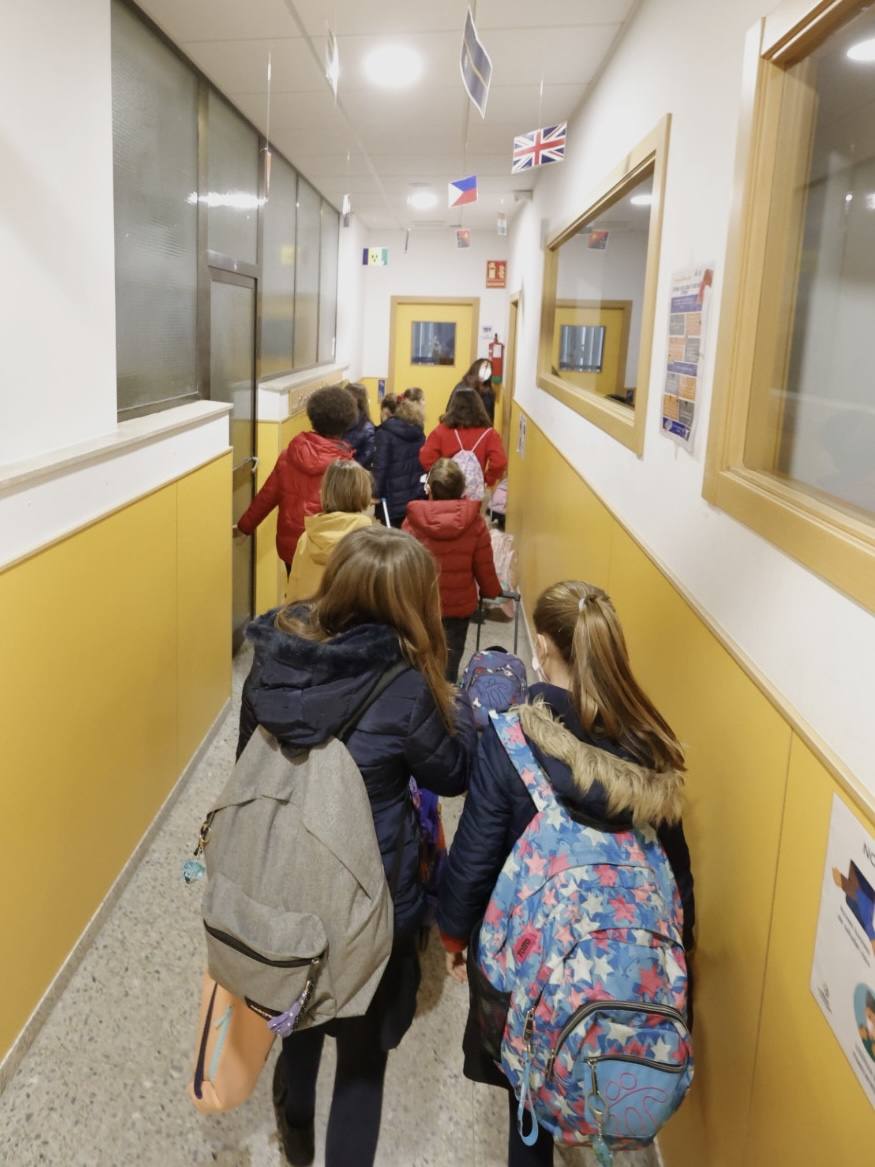 La vuelta al cole de los niños en Valencia tras las vacaciones navideñas se ha producido con normalidad y con un nuevo protocolo de actuación en caso de que se detecten contagios. 