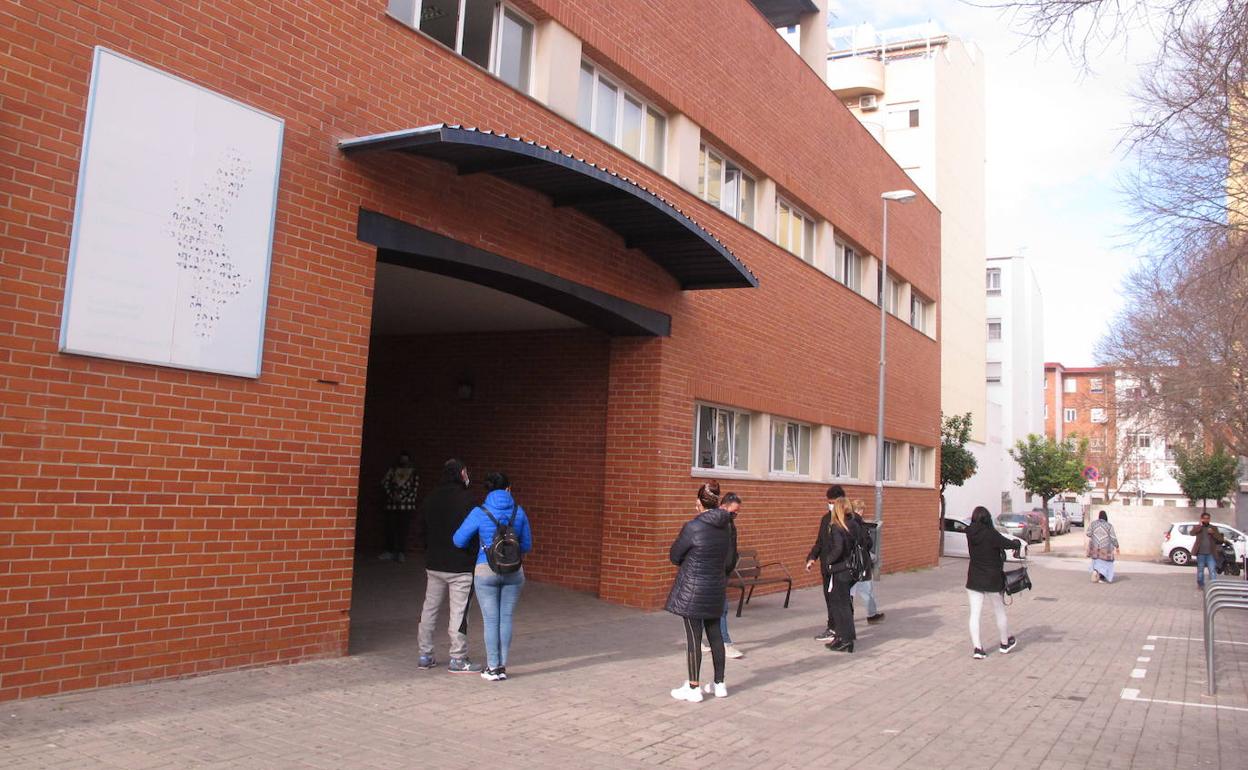 La entrada al centro de salud de Dénia. 