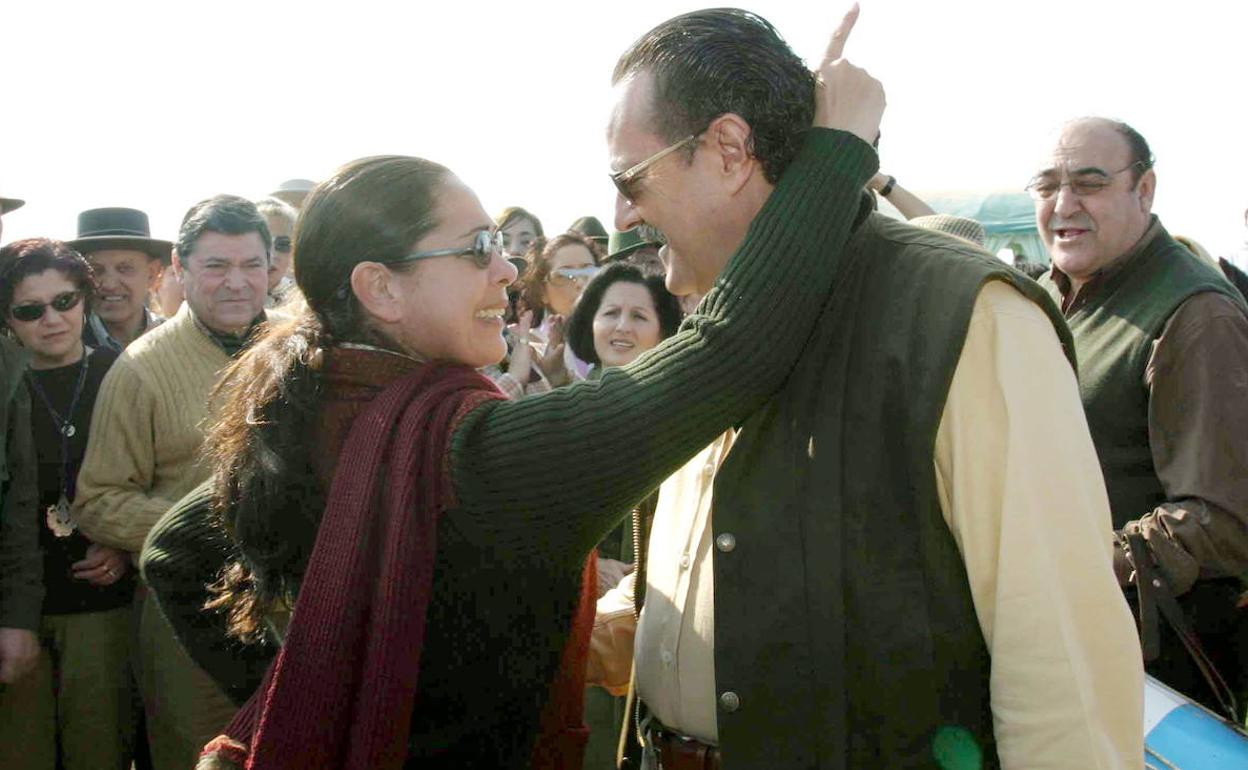 Isabel Pantoja y Julián Muñoz, durante una peregrinación al Rocío. 