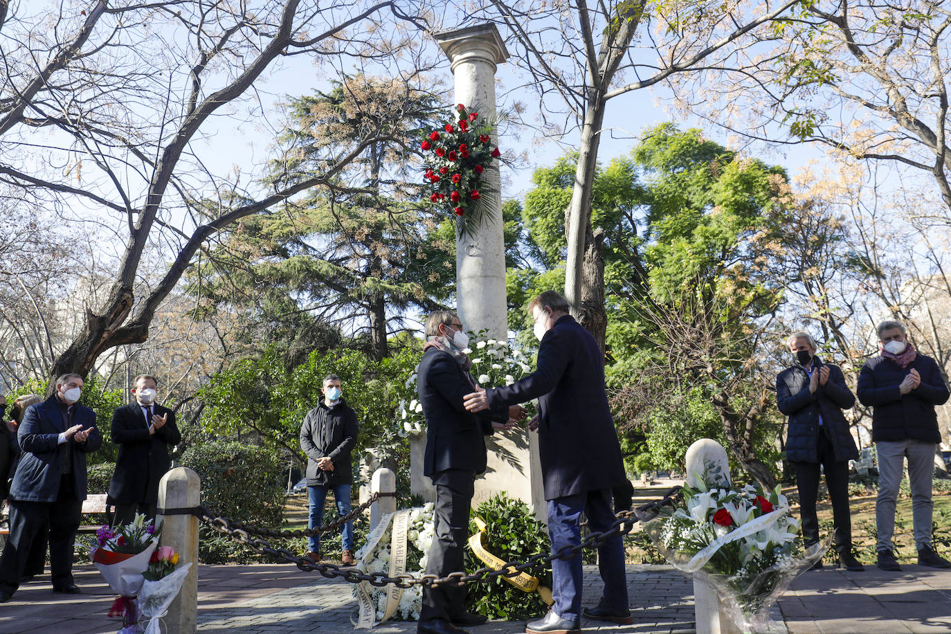 La sociedad valenciana ha rendido homenaje al profesor Manuel Broseta, asesinado por ETA hace 30 años. 