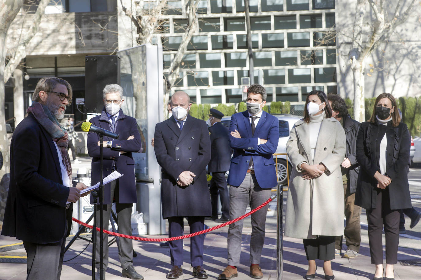 La sociedad valenciana ha rendido homenaje al profesor Manuel Broseta, asesinado por ETA hace 30 años. 