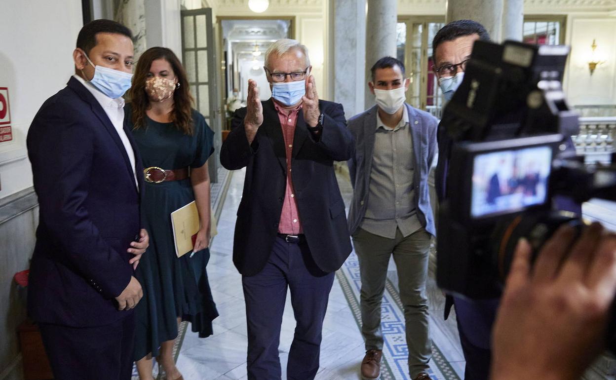 Murthy, Sandra Gómes y Joan Ribó, en septiembre de 2020. 