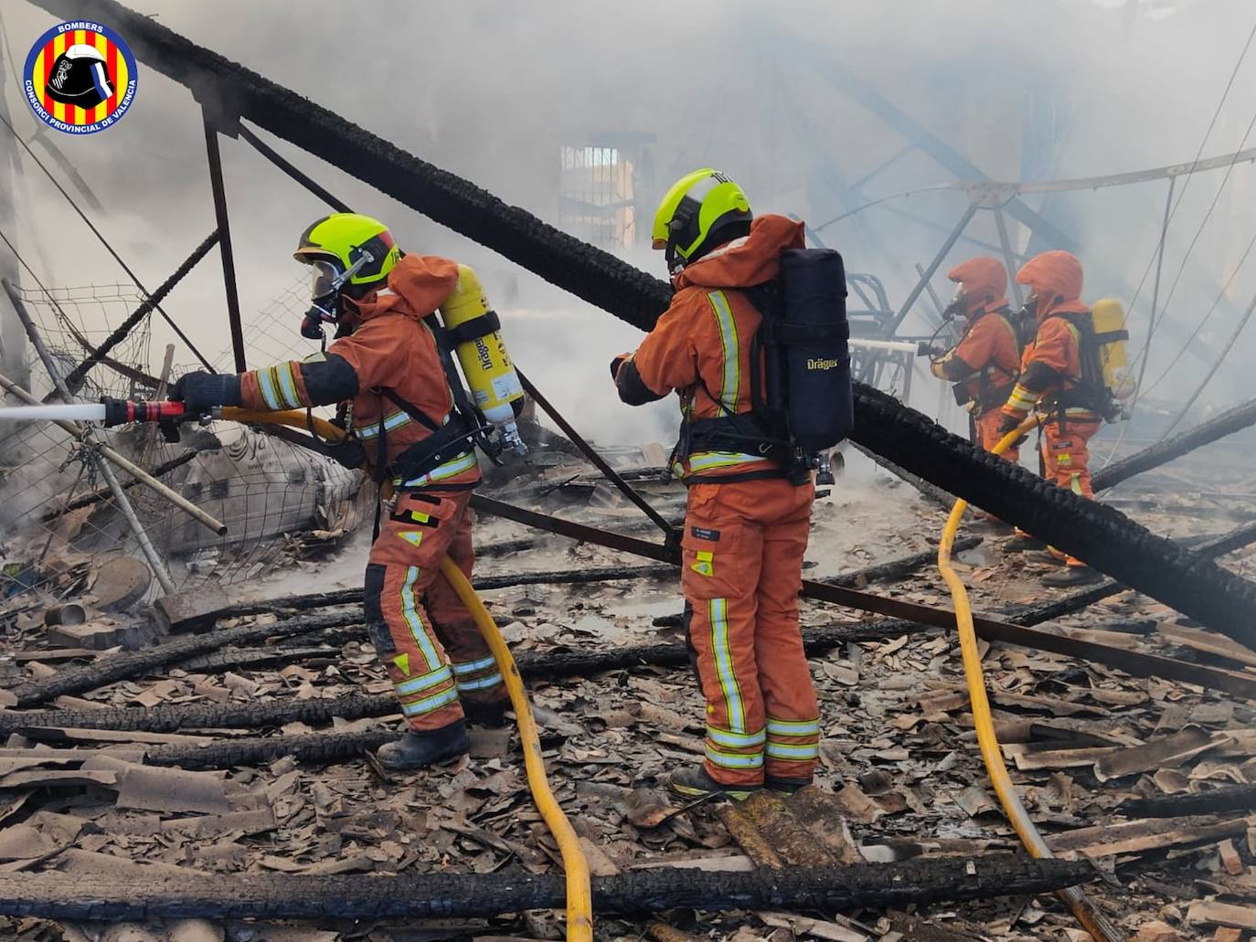 Fotos: Incendio en una nave en Aldaia