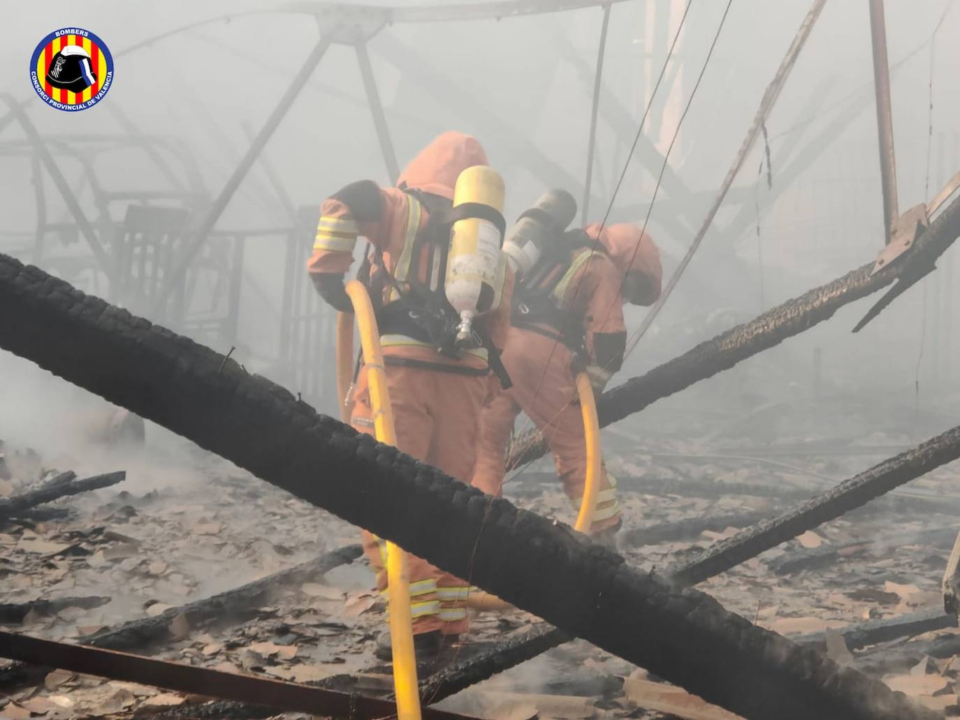 Fotos: Incendio en una nave en Aldaia