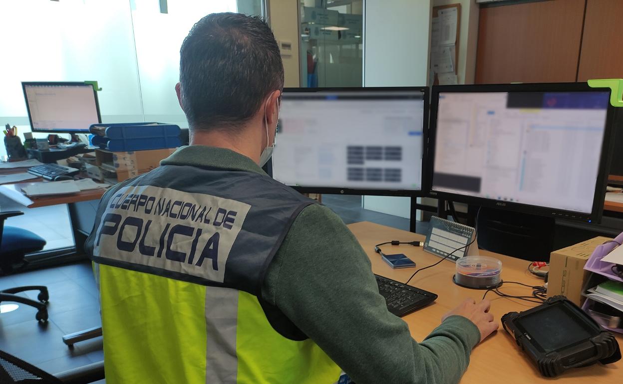 El Grupo de Delitos Tecnológicos de la Policía siguió el rastro hasta dar con el autor de los hechos. 