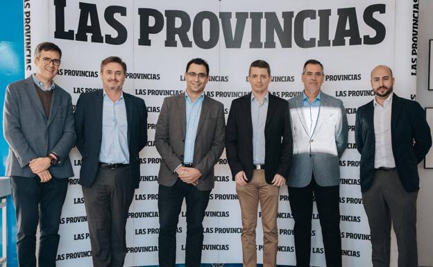 De izquierda a derecha, Alex Adalid (LAS PROVINCIAS), Javier Arboleda (Hyundai), Luis Cejalbo (LugEnergy), Pedro Fresco (Generalitat), Carlos Ruiz (Iberofleeting) y Enrique Benavides (BMW Bertolín). 