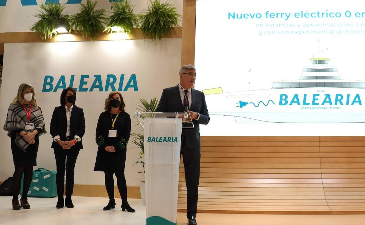 Adolfo Utor, durante la presentación en Fitur del nuevo ferry. 