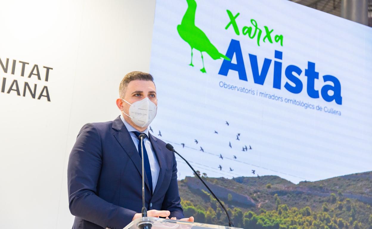 El alcalde presenta la Xarxa Avista en Fitur.