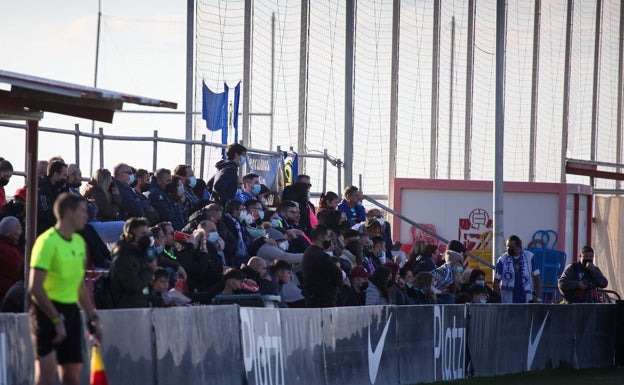 Imagen de los aficionados del Hércules en Granada. 