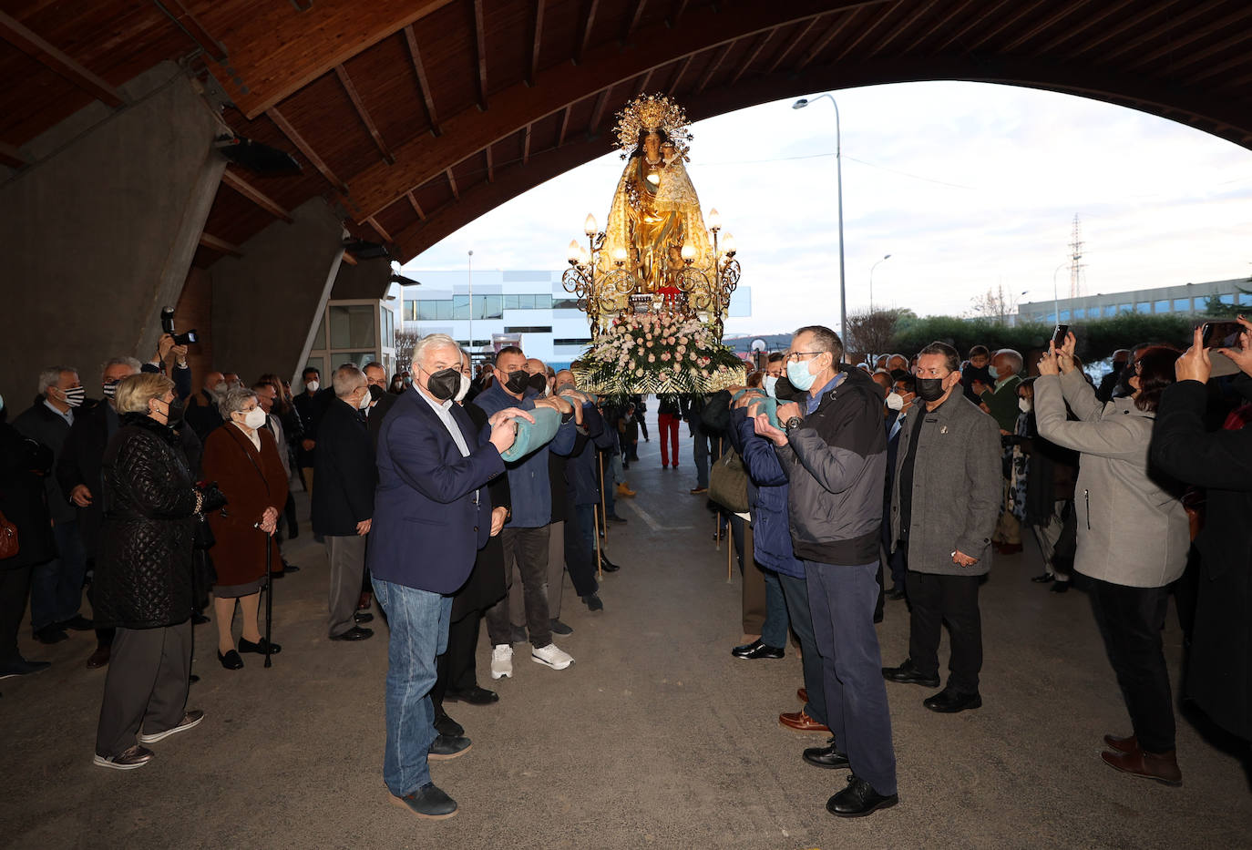 Fotos: La Mare de Déu visita LAS PROVINCIAS